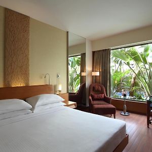 Club King Room